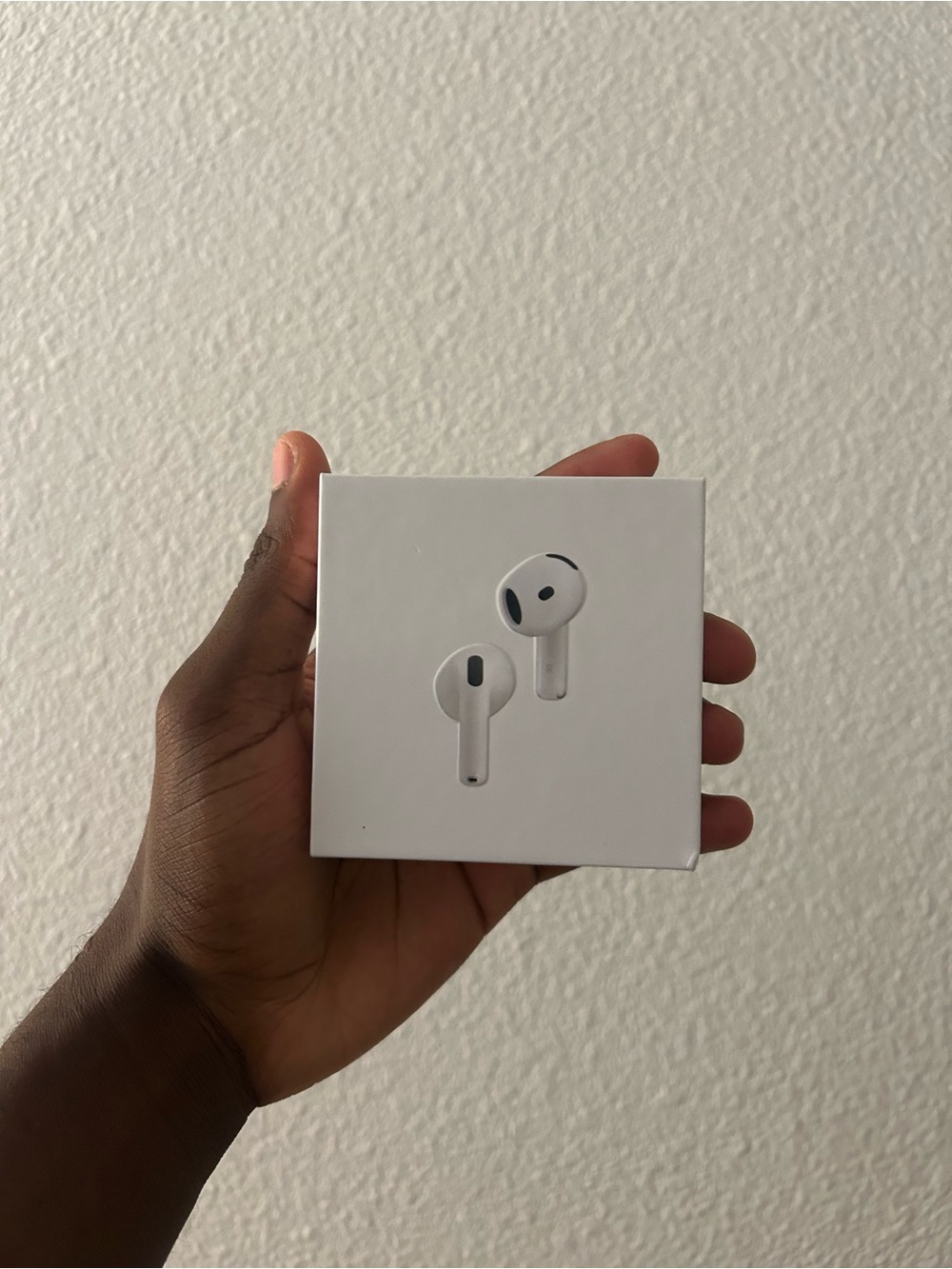 Apple White Earbud Headphones with Charging Case